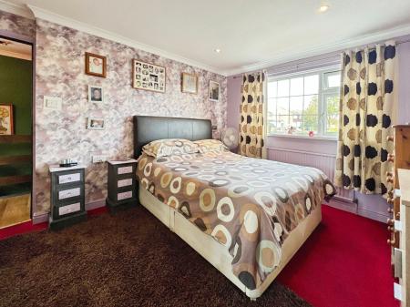 3 bedroom Semi-detached house for sale in Arnold Avenue, Gonerby Hill Foot, Grantham, NG31