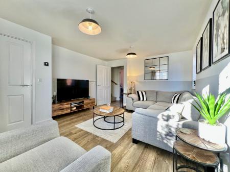 3 bedroom Semi-detached house for sale in Arundel Drive, Grantham, NG31