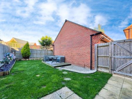 3 bedroom Semi-detached house for sale in Arundel Drive, Grantham, NG31