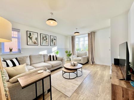 3 bedroom Semi-detached house for sale in Arundel Drive, Grantham, NG31