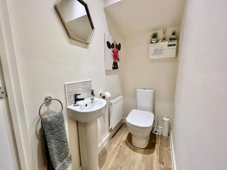 3 bedroom Semi-detached house for sale in Arundel Drive, Grantham, NG31