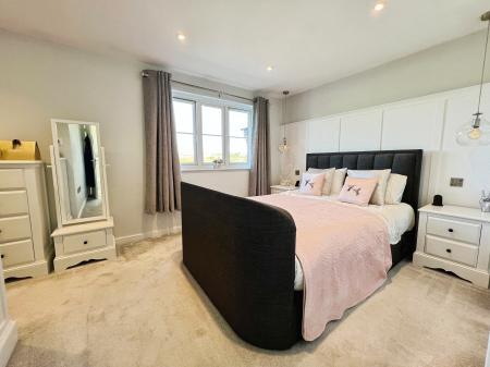 4 bedroom Detached house for sale in Balmoral Drive, Grantham, NG31