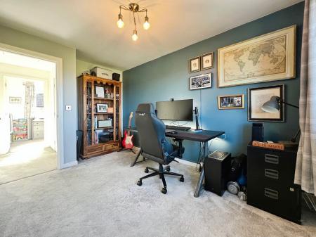 4 bedroom Detached house for sale in Balmoral Drive, Grantham, NG31