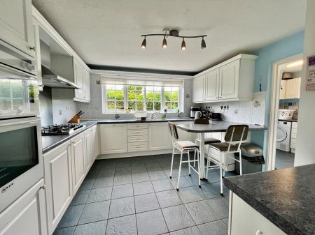 4 bedroom Detached house for sale in Barrowby Road, Grantham, NG31