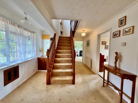 4 bedroom Detached house for sale in Barrowby Road, Grantham, NG31