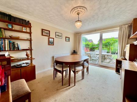 4 bedroom Detached house for sale in Barrowby Road, Grantham, NG31