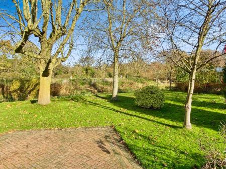 4 bedroom Detached house for sale in Belton Grove, Grantham, NG31