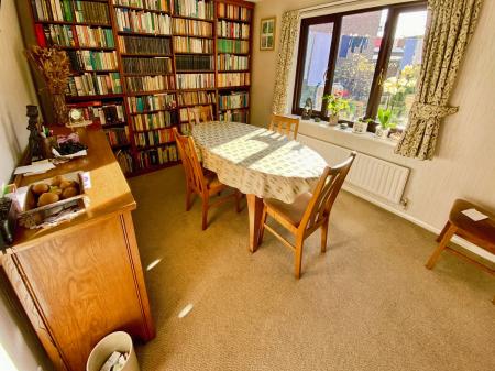 4 bedroom Detached house for sale in Belton Grove, Grantham, NG31