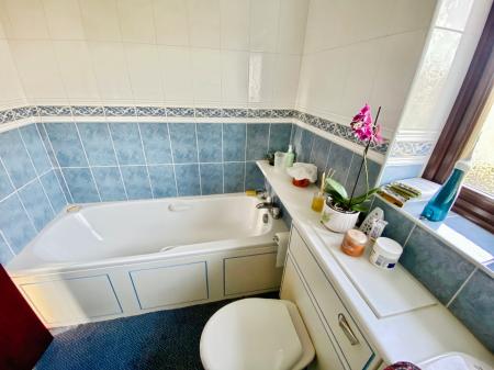 4 bedroom Detached house for sale in Belton Grove, Grantham, NG31