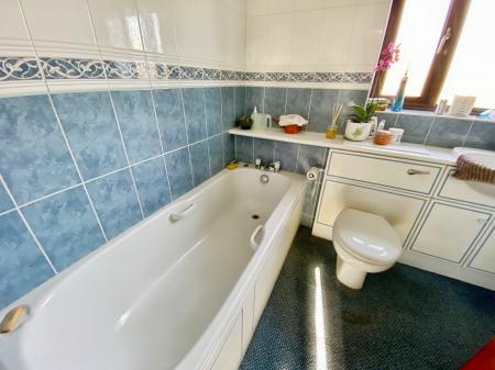 4 bedroom Detached house for sale in Belton Grove, Grantham, NG31