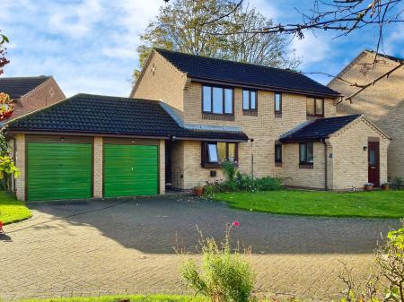 4 bedroom Detached house for sale in Belton Grove, Grantham, NG31