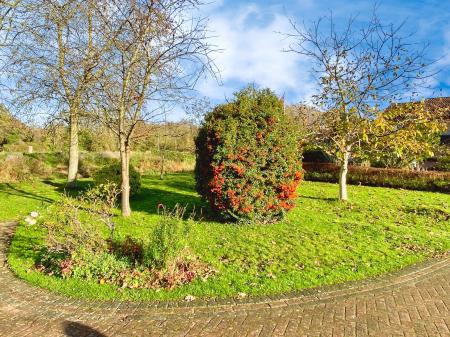 4 bedroom Detached house for sale in Belton Grove, Grantham, NG31