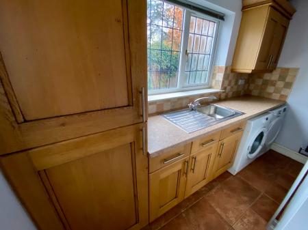 4 bedroom Detached house for sale in Bennington Close, Long Bennington, Newark, NG23