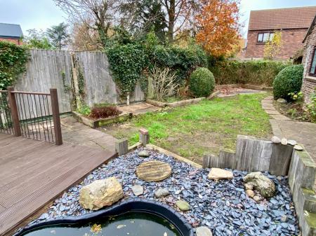 4 bedroom Detached house for sale in Bennington Close, Long Bennington, Newark, NG23