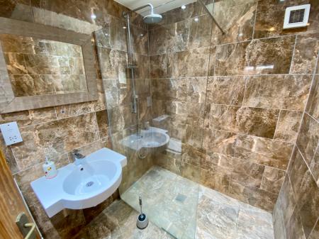 4 bedroom Detached house for sale in Bennington Close, Long Bennington, Newark, NG23