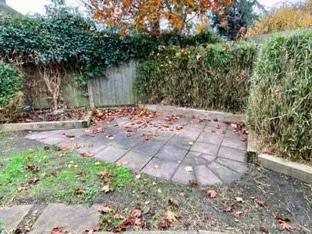 4 bedroom Detached house for sale in Bennington Close, Long Bennington, Newark, NG23