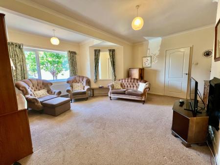 3 bedroom Bungalow for sale in Croft Drive, Grantham, NG31