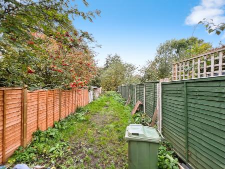 4 bedroom Terraced House for sale in Dudley Road, Grantham, NG31