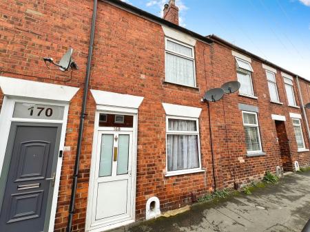 4 bedroom Terraced House for sale in Dudley Road, Grantham, NG31