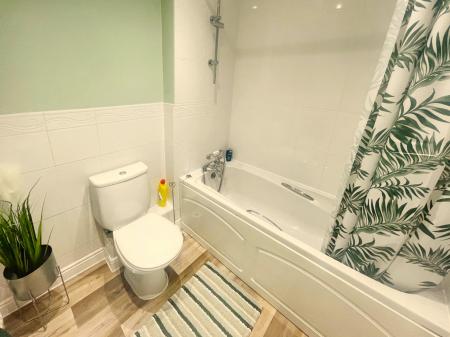 3 bedroom Town house for sale in Ermine Street, Ancaster, Grantham, NG32