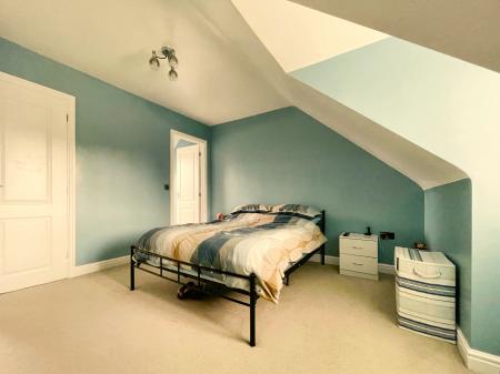 3 bedroom Town house for sale in Ermine Street, Ancaster, Grantham, NG32