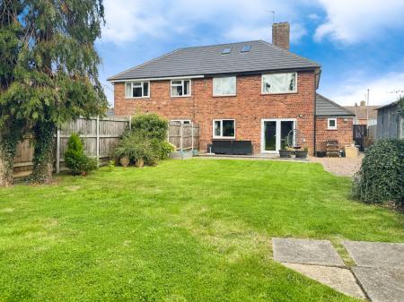 3 bedroom Semi-detached house for sale in Harrowby Lane, Grantham, NG31