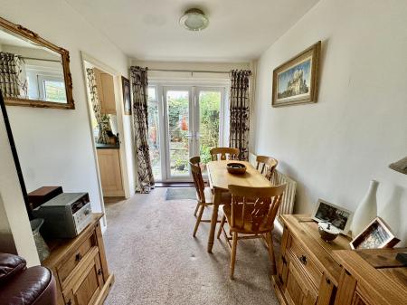 3 bedroom Semi-detached house for sale in Hillingford Way, Grantham, NG31