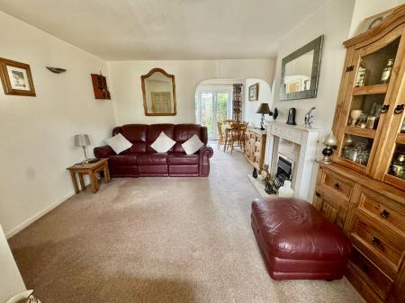 3 bedroom Semi-detached house for sale in Hillingford Way, Grantham, NG31