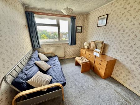 3 bedroom Semi-detached house for sale in Hillingford Way, Grantham, NG31