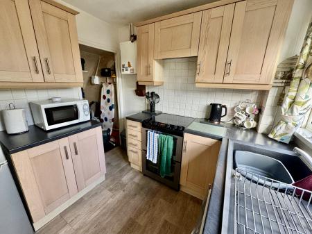 3 bedroom Semi-detached house for sale in Hillingford Way, Grantham, NG31