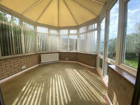 2 bedroom Detached bungalow for sale in Hillside Drive, Grantham, NG31