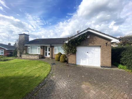 2 bedroom Detached bungalow for sale in Hillside Drive, Grantham, NG31