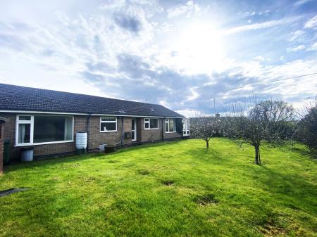 2 bedroom Detached bungalow for sale in Hillside Drive, Grantham, NG31