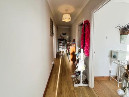 3 bedroom Bungalow for sale in Longcliffe Road, Grantham, NG31