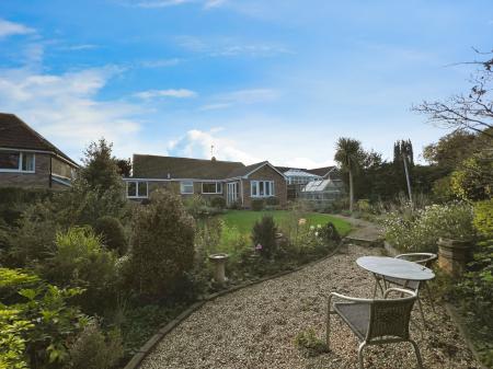 3 bedroom Bungalow for sale in Longcliffe Road, Grantham, NG31