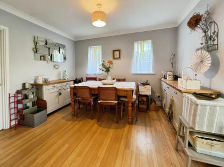 3 bedroom Bungalow for sale in Longcliffe Road, Grantham, NG31