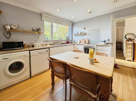 3 bedroom Bungalow for sale in Longcliffe Road, Grantham, NG31