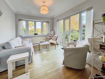 3 bedroom Bungalow for sale in Longcliffe Road, Grantham, NG31