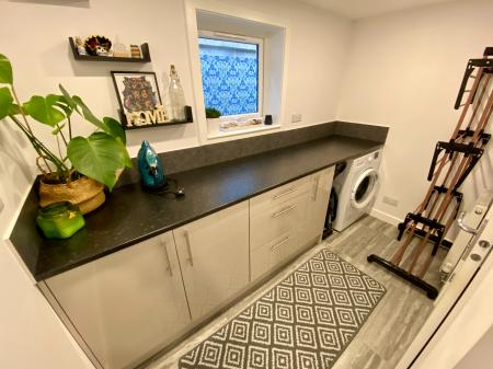 3 bedroom Semi-detached house for sale in Saltersford Grove, Grantham, NG31