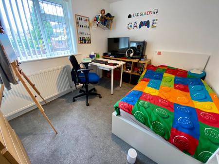 3 bedroom Semi-detached house for sale in Saltersford Grove, Grantham, NG31