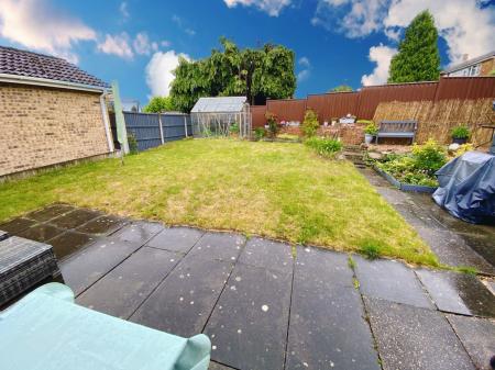 3 bedroom Semi-detached house for sale in Saltersford Grove, Grantham, NG31