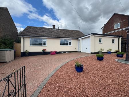 2 bedroom Bungalow for sale in Saltersford Road, Grantham, NG31
