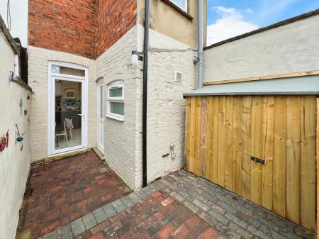 2 bedroom Terraced House for sale in Springfield Road, Grantham, NG31