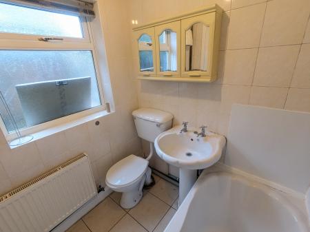 3 bedroom Terraced House for sale in Stuart Street, Grantham, NG31