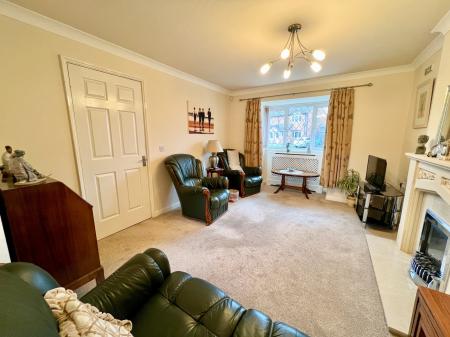 4 bedroom Detached house for sale in Berkshire Drive, Grantham, NG31