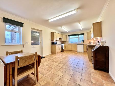 3 bedroom Detached bungalow for sale in Winchester Road, Grantham, NG31