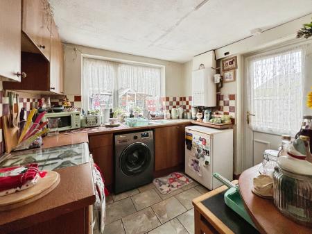 2 bedroom Terraced House for sale in Cowes Road, Grantham, Grantham, NG31