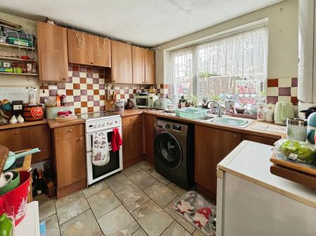 2 bedroom Terraced House for sale in Cowes Road, Grantham, Grantham, NG31