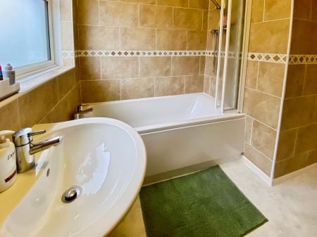 3 bedroom Semi-detached house for sale in Westerdale Road, Grantham, NG31