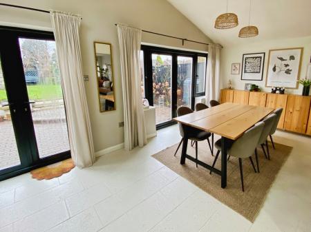 3 bedroom Semi-detached house for sale in Westerdale Road, Grantham, NG31